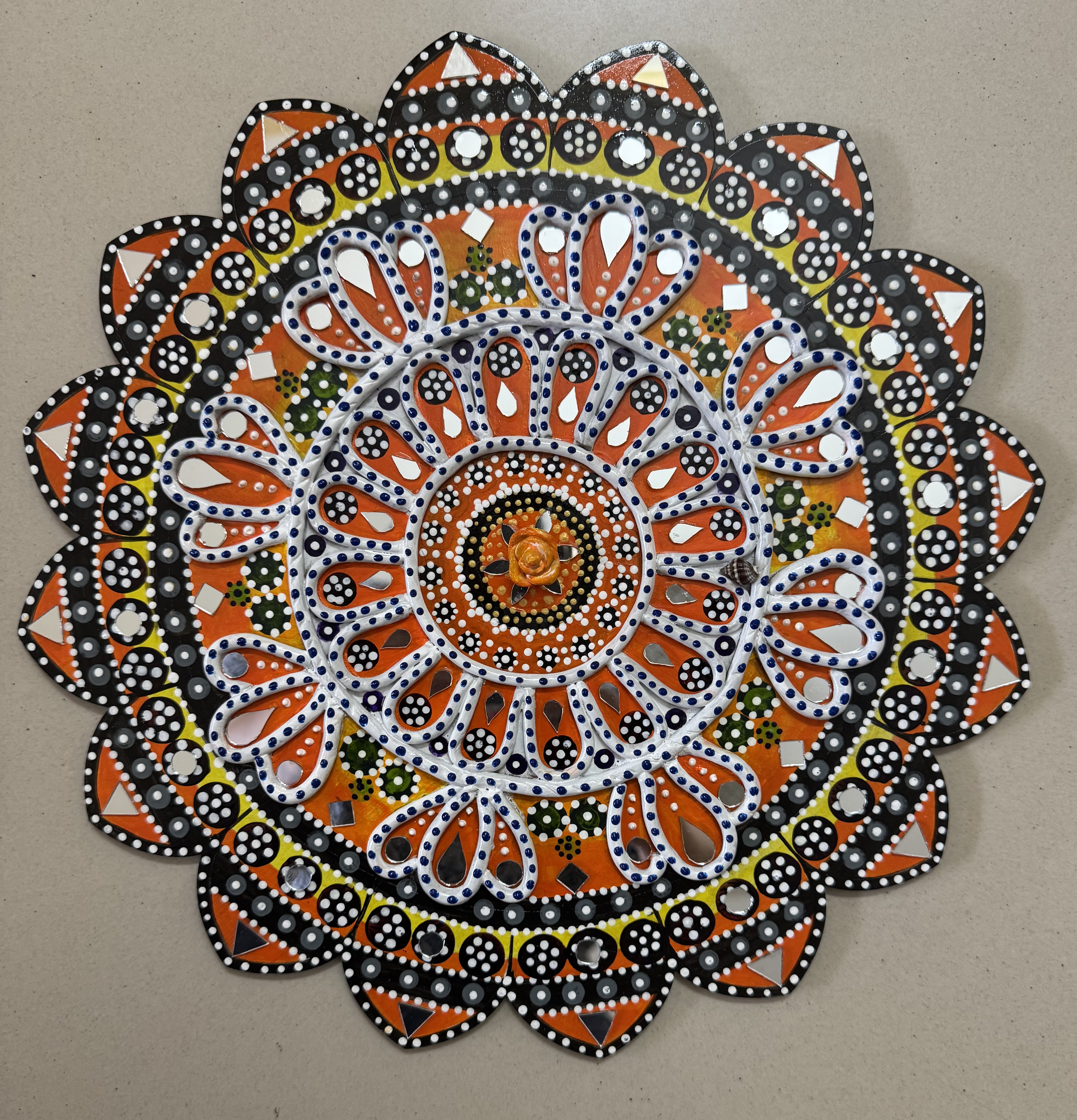 Lippan Mandala